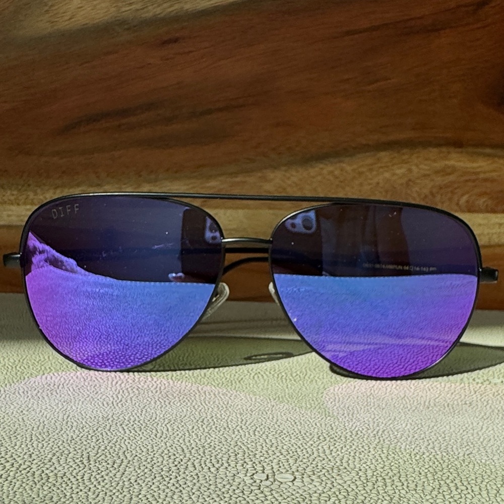Diff Eyewear California Soul matte black purple oversized new in case sunglasses